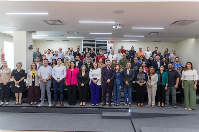 IEEPCNL conmemora 30 años de autonomía con diálogo académico sobre los retos de la democracia