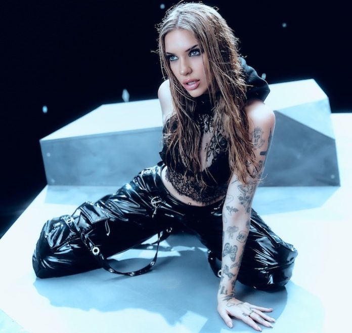 Karen Méndez presenta “Mi Funeral”, el inicio de una nueva etapa musical