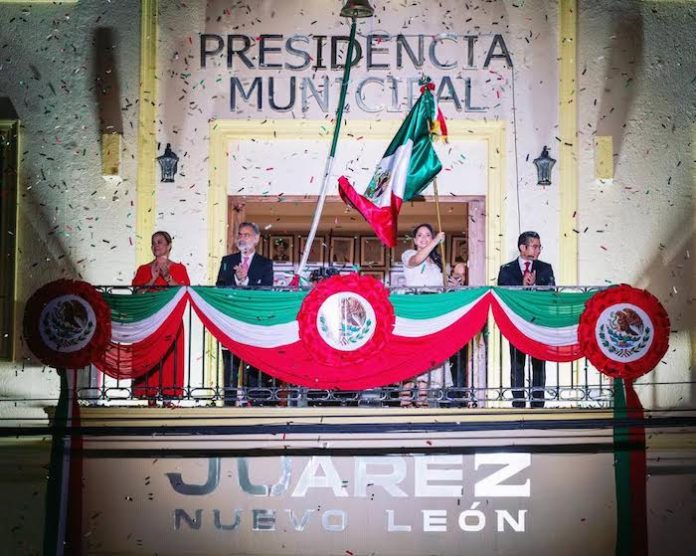 Mónica Oyervides encabeza por primera vez el Grito de Independencia en Juárez