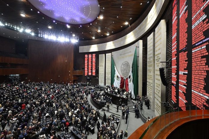 Diputados avalan reforma que limita doble nacionalidad para aspirar a Presidencia y gubernaturas