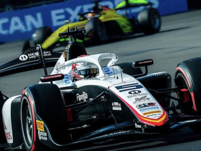 Noel León arranca fuerte en Bakú y se mete al top 3 en la clasificación de F2