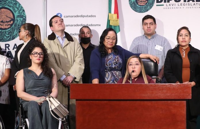 Exigen sanción contra diputado del PRI por agresión a persona con discapacidad en el Senado