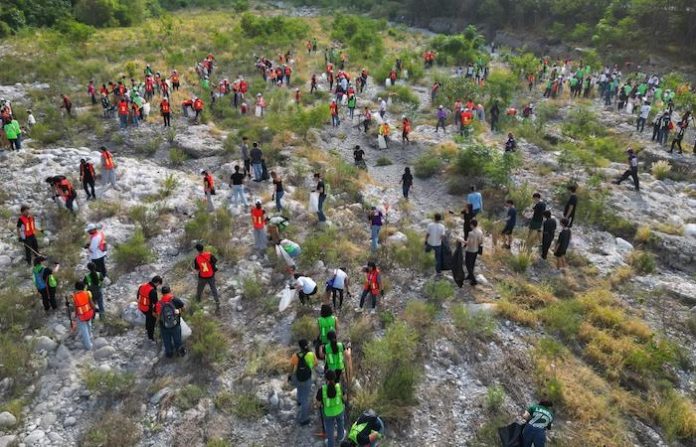 San Pedro reúne 25 toneladas de reciclaje y retira seis toneladas de basura del Río Santa Catarina