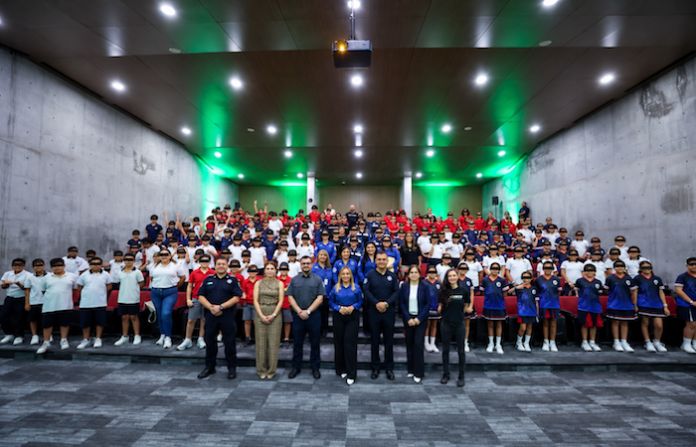 San Pedro lleva a estudiantes una experiencia inmersiva para prevenir bullying y ciberacoso