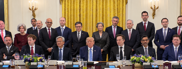 Video: Trump rebautizará la Inteligencia Artificial como “superinteligencia”