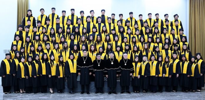 UANL reconoce a 118 egresados por excelencia académica