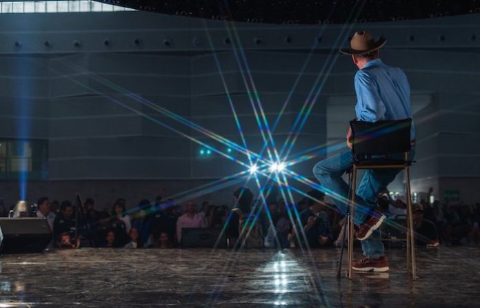 “No hay liderazgos jóvenes”: ¿por qué la oposición en México trajo de vuelta a Vicente Fox?