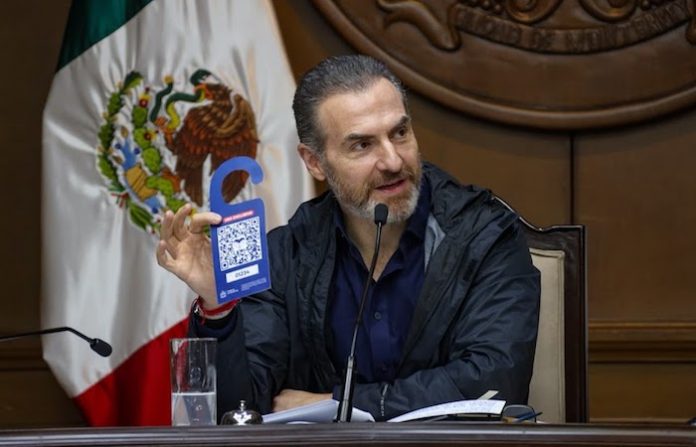 Monterrey dará permisos gratuitos para estacionamiento de personas con discapacidad y mantiene operativo por lluvias