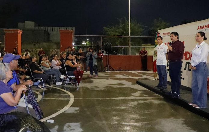 Felipe Canales lleva asambleas informativas a La Unidad y Provileón en Escobedo