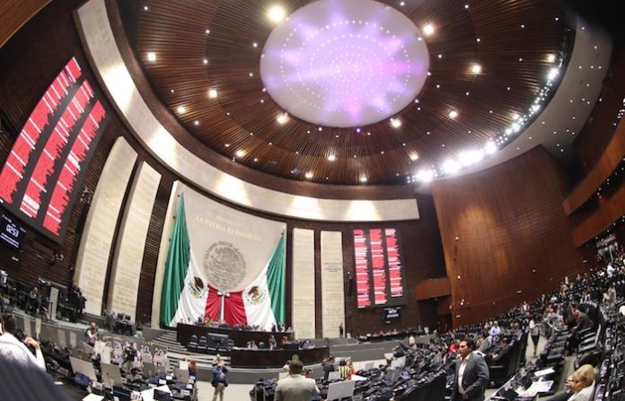 Diputados aprueban la “Ley Antimemes”; Rubén Moreira alerta por riesgos a la libertad de expresión
