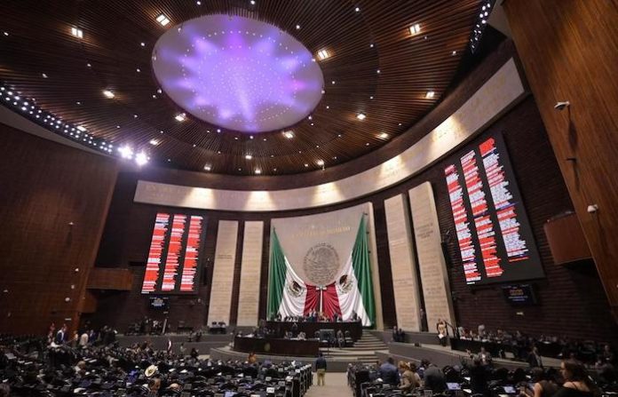 Oposición reclama deuda por 1.7 billones de pesos; cuestiona que México pida prestado para pagar intereses