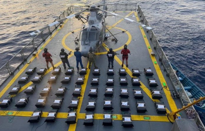 México intercepta 1,2 toneladas de cocaína en operación coordinada con EU en el Pacífico