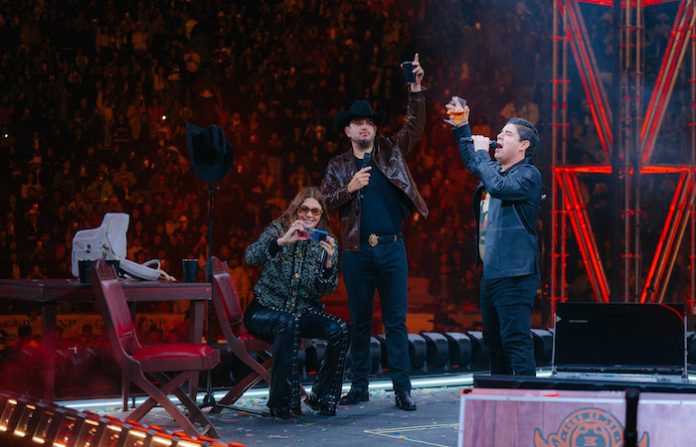 Edén Muñoz conquista la Plaza México con dos conciertos y reúne a miles de fans