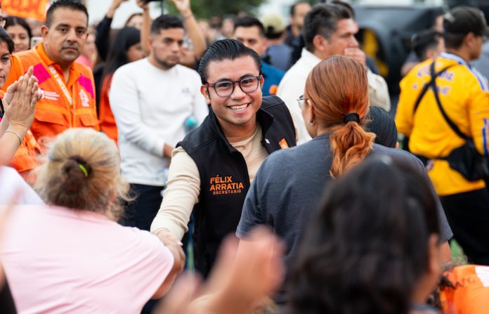 Félix Arratia lleva servicios de Gobierno a más de 2 mil 500 personas en Pesquería