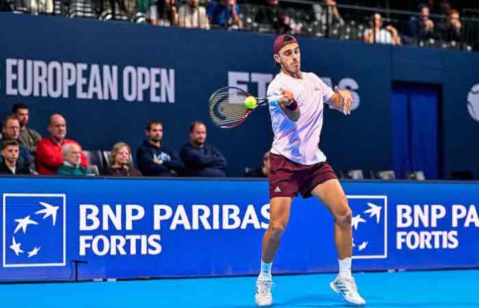 Francisco Cerúndolo avanza a cuartos de final en Bruselas tras vencer a Martin Damm