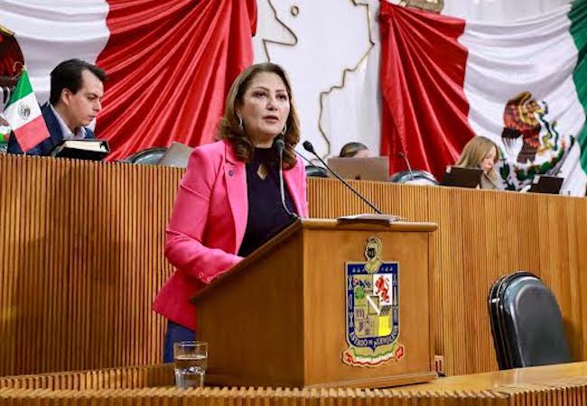 Propone Gabriela Govea atención psicológica para familias de personas con autismo