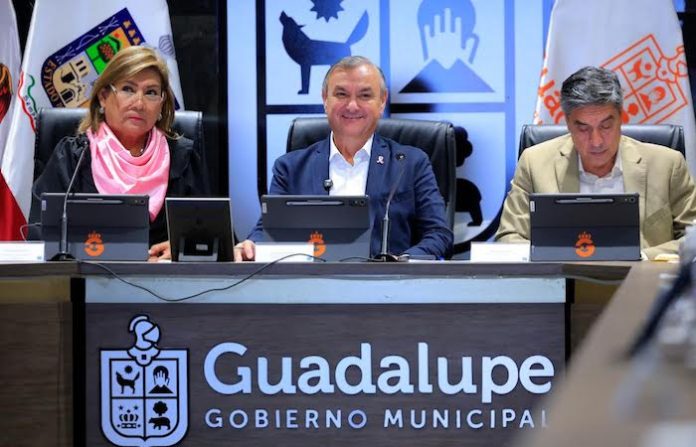 Héctor García avanza en la regularización de viviendas para 136 familias de Guadalupe