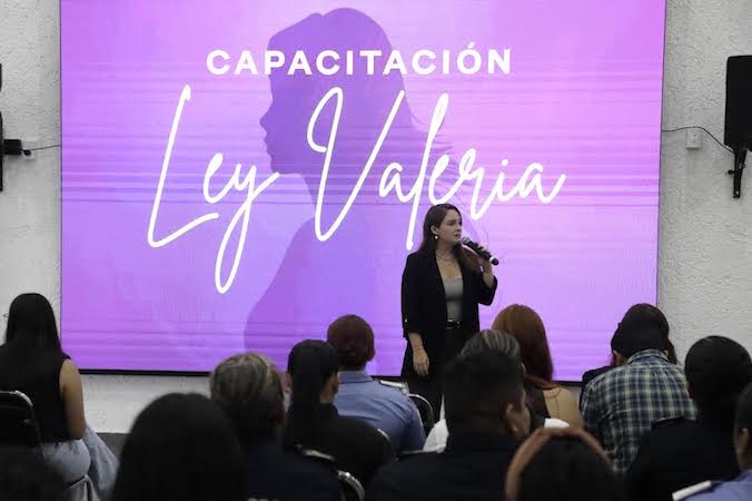 Escobedo capacita a funcionarios en la Ley Valeria para prevenir el acecho contra mujeres