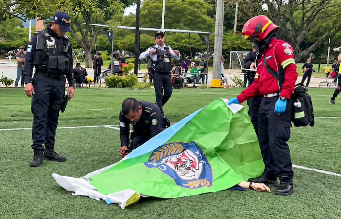 Asesinan en Guatemala a exfiscal en ataque armado durante un partido de fútbol