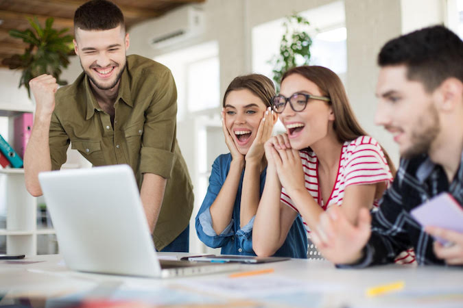 Positivismo tóxico en las empresas: exigir una actitud positiva puede desgastar a los trabajadores