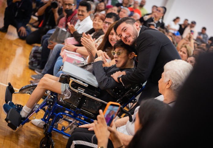 Movilidad, audición e inclusión: Samuel García entrega más de 700 apoyos gratuitos
