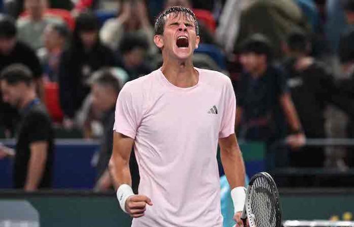 Rafael Jódar elimina a Medvedev y garantiza una final española en Shanghái